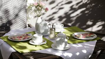 Desayuno buffet (EUR 10 por persona)