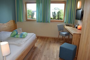 Superior Single Room | In-room safe, desk, blackout drapes, soundproofing - Bio Hotel Bayerischer Wirt (Augsburg)