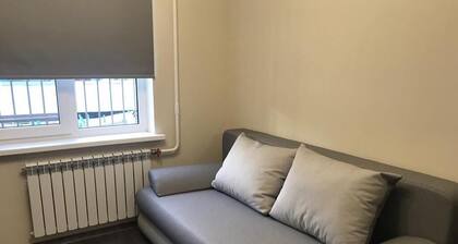 Studio avec 1 chambre et toutes commodités.