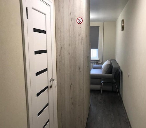 Studio avec 1 chambre et toutes commodités.