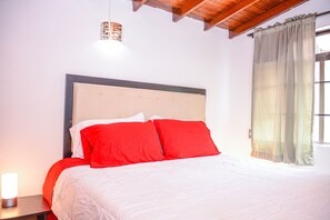 6 habitaciones, caja de seguridad en la habitación y escritorio 