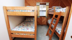 4 habitaciones, tabla de planchar con plancha y wifi gratis 