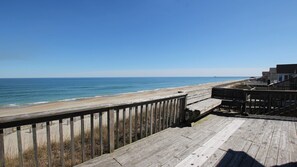 On the beach - OCEANFRONT, Ocean views, screened porch, NP15-1, Pelican Dunes (Duck)