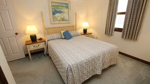 4 bedrooms, iron/ironing board, free WiFi, bed sheets - OCEANFRONT, Ocean views, screened porch, NP15-1, Pelican Dunes (Duck)