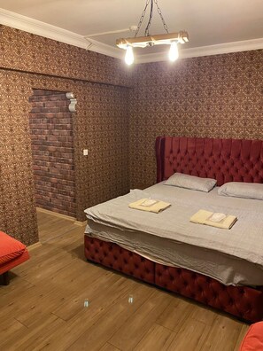 1 Bedroom, 1 Living Room (Jetted Tub) | 1 間睡房、迷你吧、免費 Wi-Fi