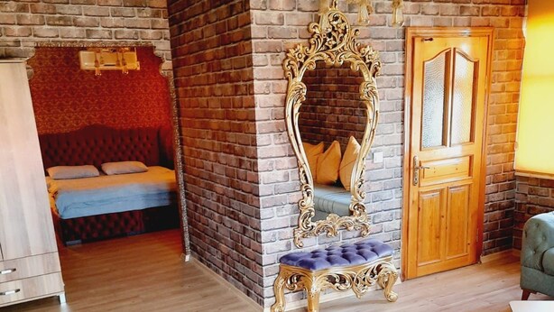 1 Bedroom, 1 Living Room (Jetted Tub)