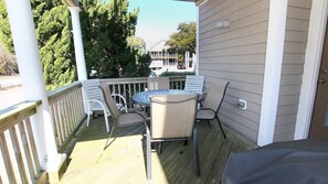 Outdoor dining - Oceanside, Community Pools, Community Tennis, M417, Lighthouse Landing (Corolla)