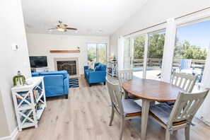 Interior - Oceanside, Close to Beach and shopping, Community Amenities, 602, Beach Bellini (Corolla)