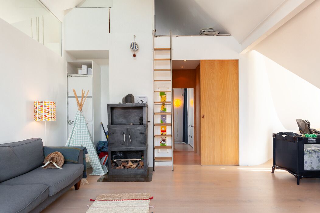 Apartment | Living room | Flat-screen TV