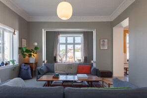 Apartment | Wohnzimmer | Flachbildfernseher