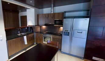 Geladeira, micro-ondas, fogão, cooktop