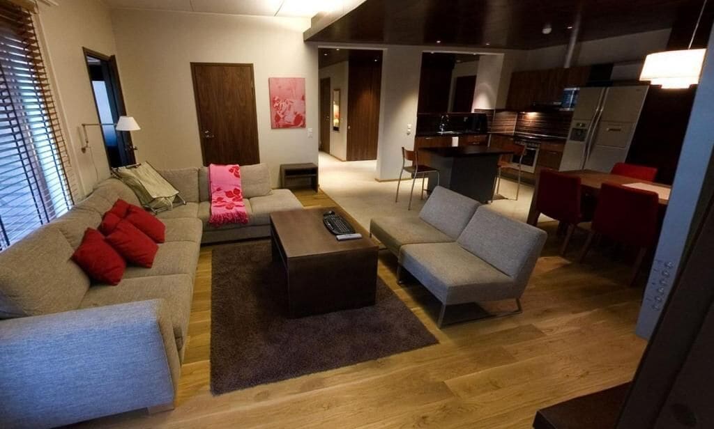 Apartment, 2 Schlafzimmer, Sauna (92 m2) | Wohnzimmer | Flachbildfernseher, DVD-Player