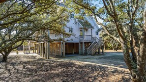 Exterior - Oceanside, 5 BRs, Wild Horses, 600 ft to Beach Access, 4wheel Drive Area, 4x2398, The T House (Corolla)