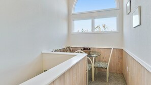 Dining - Oceanside, 5 BRs, Wild Horses, 600 ft to Beach Access, 4wheel Drive Area, 4x2398, The T House (Corolla)