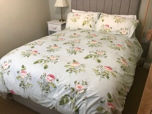 3 bedrooms, iron/ironing board, travel crib, free WiFi