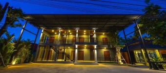Laekhong River Resort