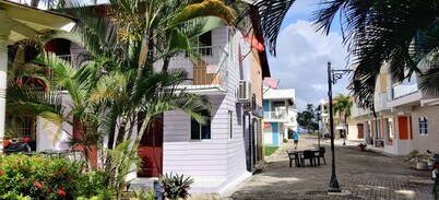 Larimar Beach Apartment