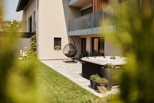 Bañera de hidromasaje exterior