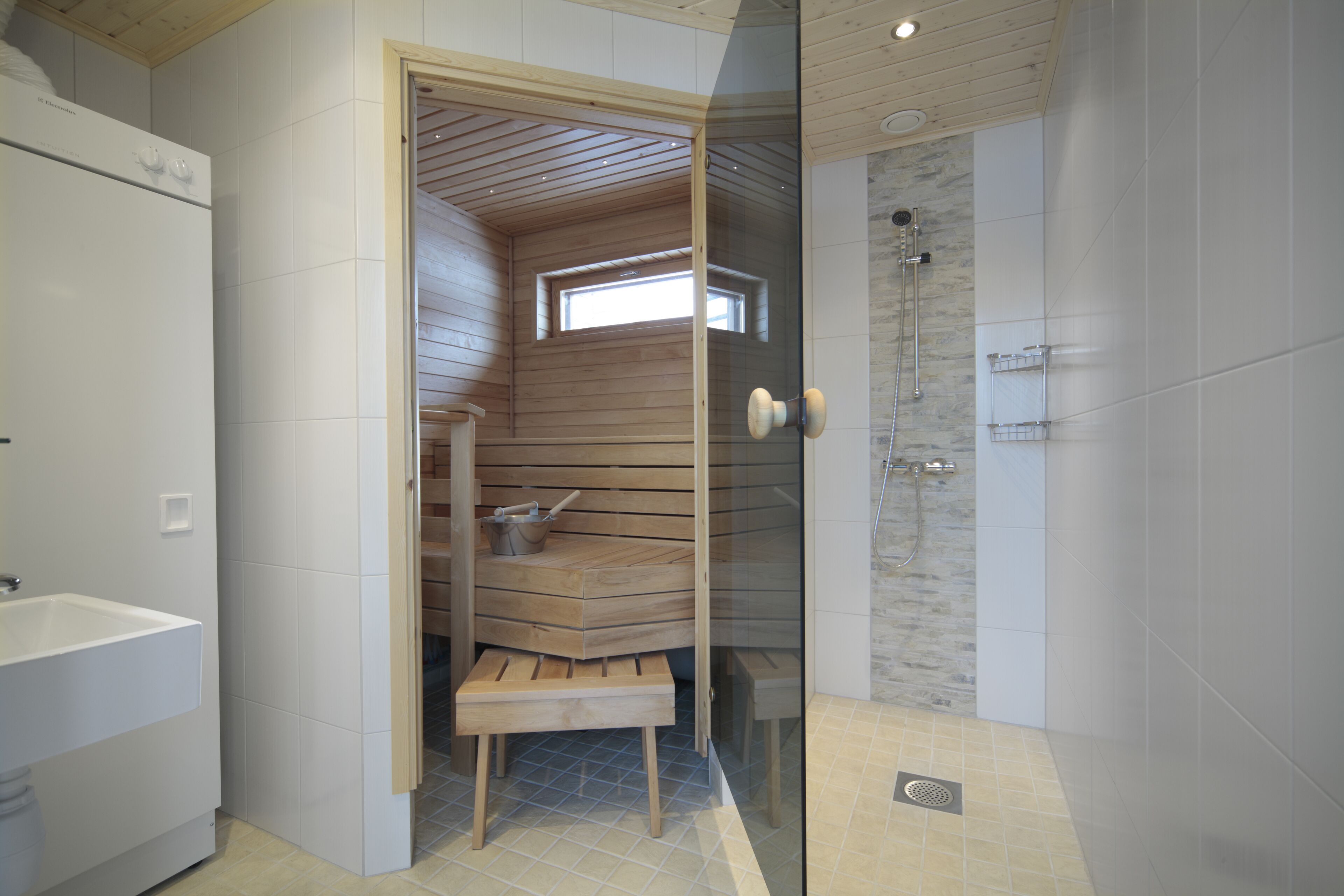 Apartment, Sauna, Mezzanine (55.5 m2) | Bathroom | Shower, hair dryer, heated floors, towels