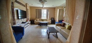 Living area - Serenity Villa to relax (Bangalore rural devanahalli)