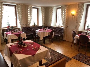 Lunch and dinner served - Hotel-Pension Schätzle (Schoenwald)