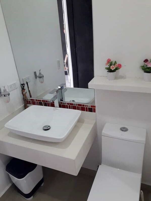 Bathroom - VILLA PAOLA PROPERTY (Anapoima)