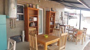 Daily continental breakfast (ZAR 60 per person)