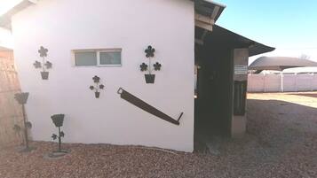 Vista frontal de la propiedad