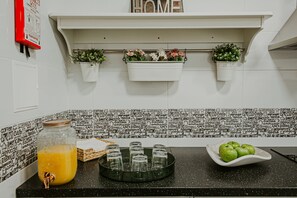 Réfrigérateur dans l'espace commun, micro-ondes dans l'espace commun