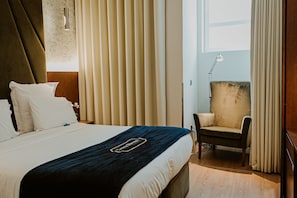 Habitación estándar doble | Ropa de cama de alta calidad, minibar, caja fuerte