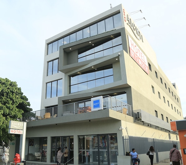 Fachada de la propiedad