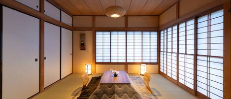 2 chambres, rideaux occultants, fer et planche à repasser, Wi-Fi gratuit