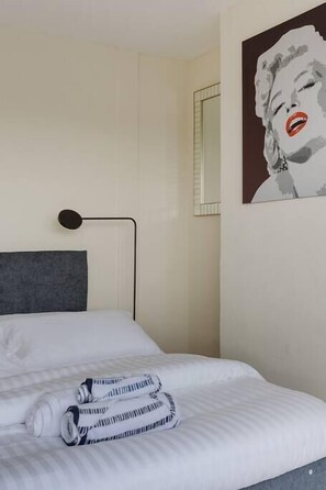 4 Schlafzimmer, Bügeleisen/Bügelbrett, Reisekinderbett, WLAN