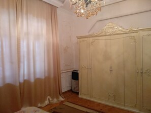 Deluxe-Doppelzimmer | Verdunkelungsvorhänge, schallisolierte Zimmer, Bügeleisen/Bügelbrett