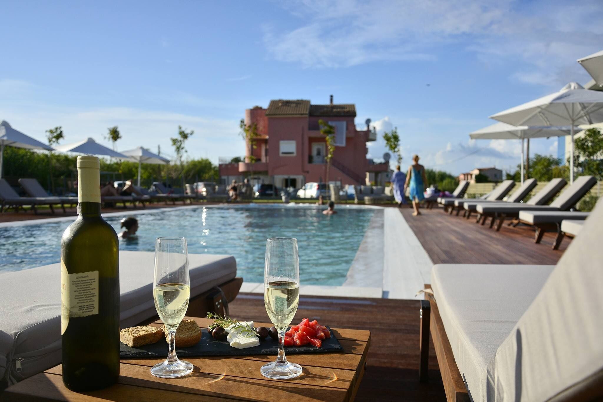 free buffet breakfast