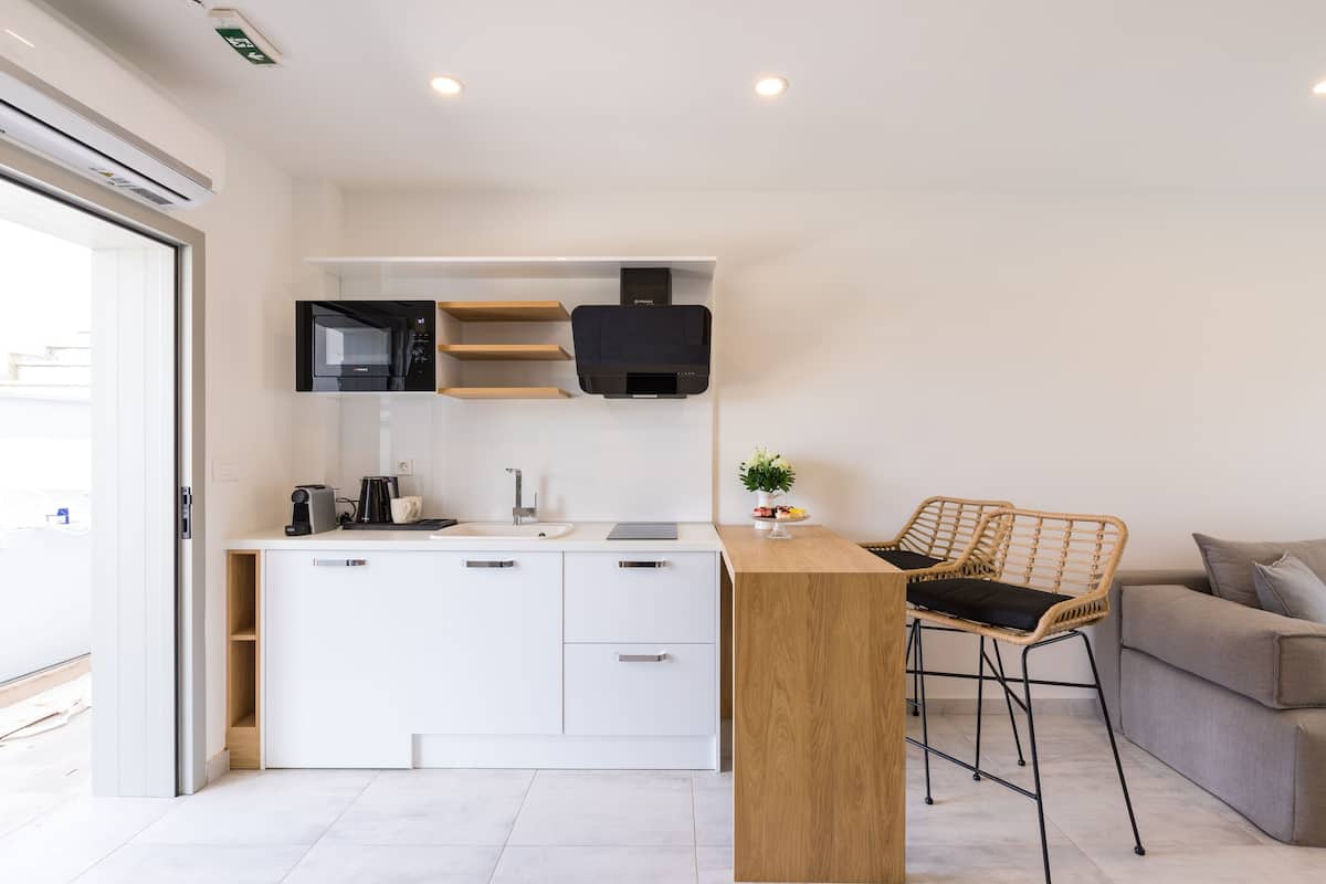 elegant suite | living area | flat-screen tv