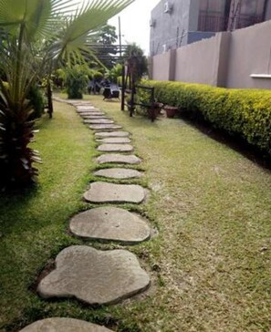 Garden - Mapalo Lodge (Lusaka)