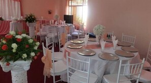 Indoor wedding - Mapalo Lodge (Lusaka)