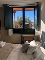 Sistema de insonorización, wifi gratis y ropa de cama 