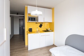 Single Room | Private kitchenette