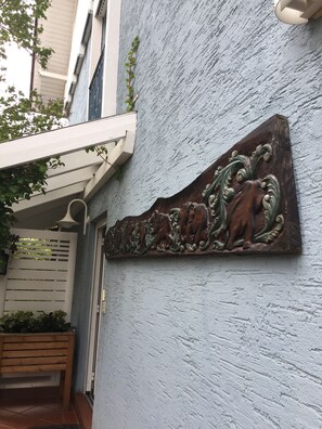 Exterior detail - Apartment with pool near Frankfurt (Niederdorfelden)