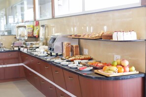 Free daily buffet breakfast