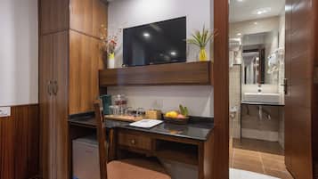 Minibar, in-room safe, desk, laptop workspace