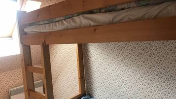 3 Schlafzimmer, Bügeleisen/Bügelbrett