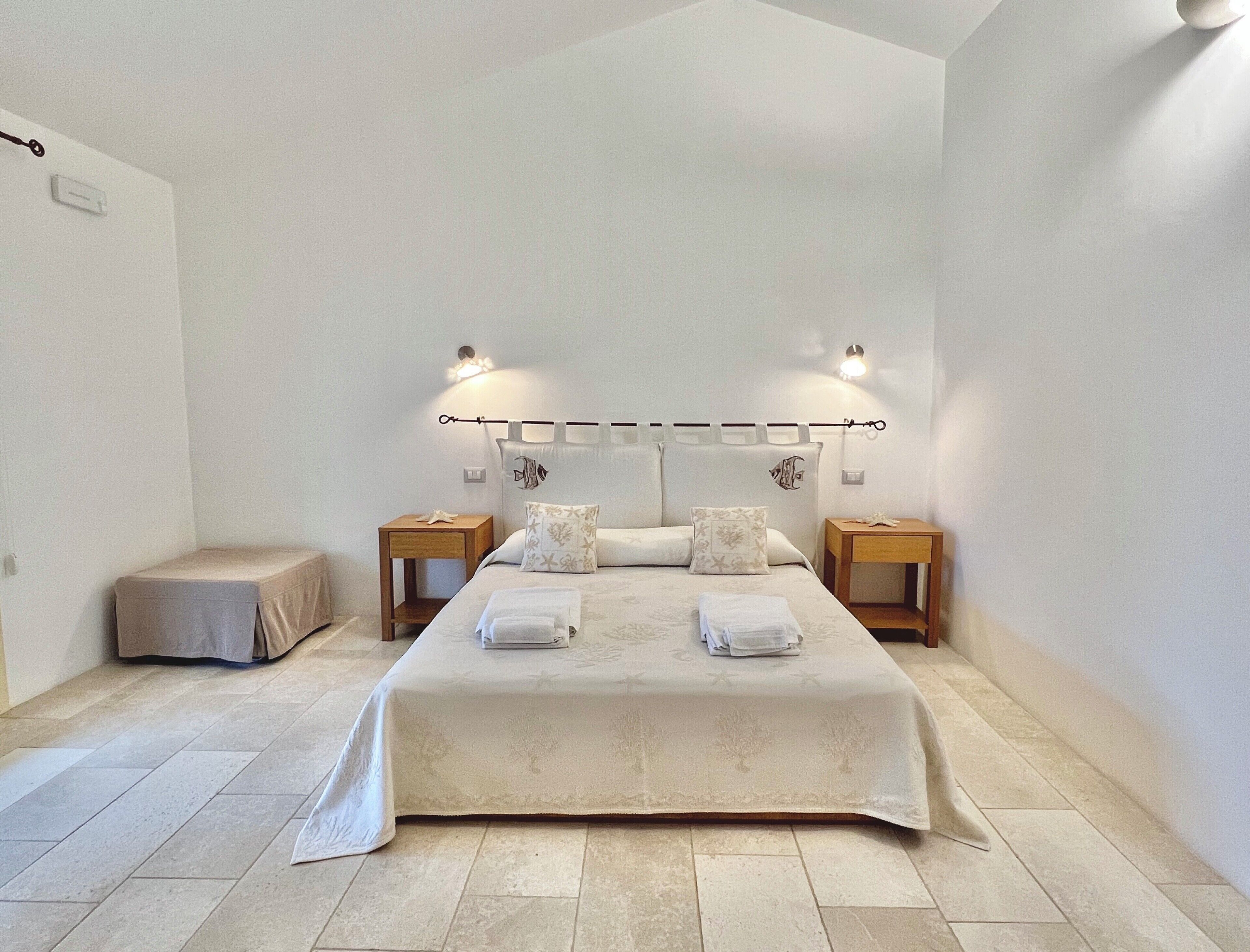 2 habitaciones, caja de seguridad en la habitación y cuna de viaje 