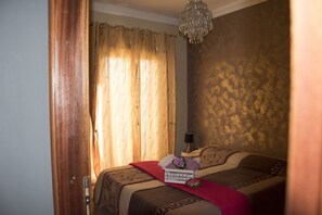 3 bedrooms, travel cot, free WiFi, bed sheets