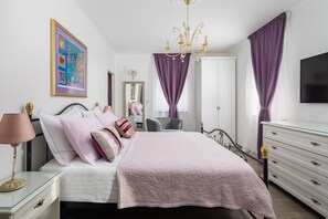 Family Suite | Minibar, in-room safe, desk, blackout drapes - Romantic Luxury Rooms (Split)