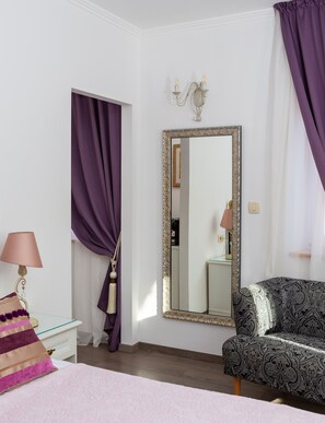 Family Suite | Minibar, in-room safe, desk, blackout drapes - Romantic Luxury Rooms (Split)