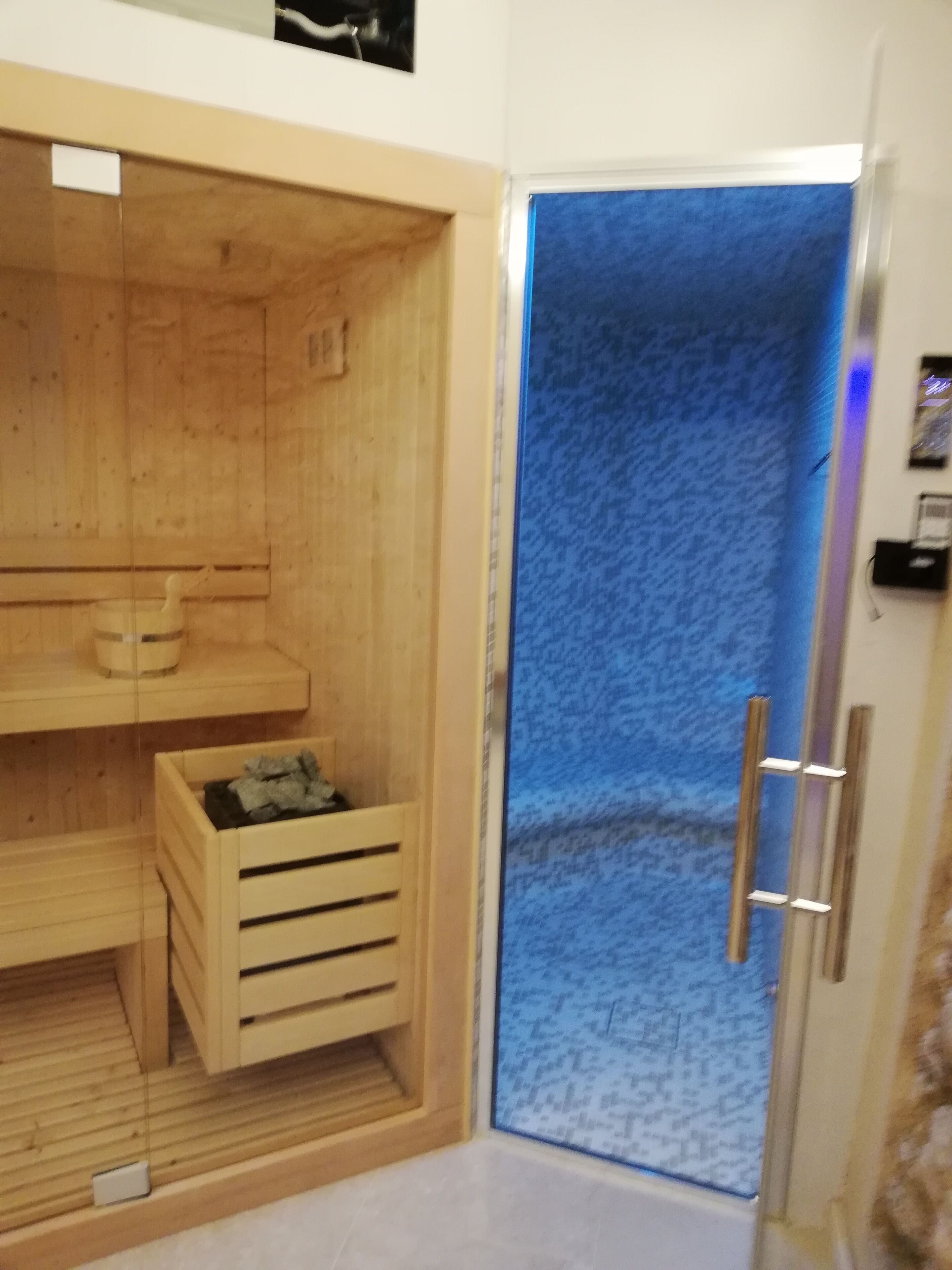 Steam room 