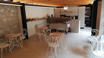 Petit déjeuner continental compris tous les jours